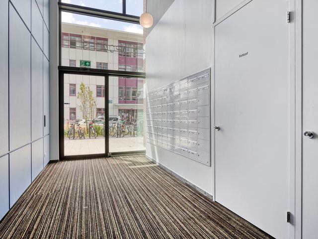 Perzikweg 36, Leiden