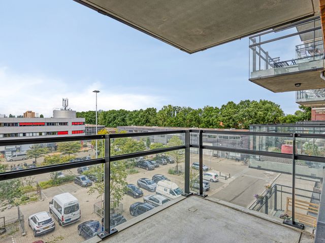 Perzikweg 36, Leiden