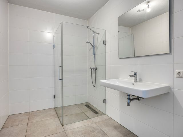 Perzikweg 36, Leiden