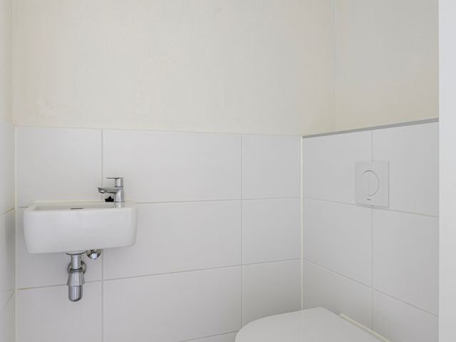 Perzikweg 36, Leiden