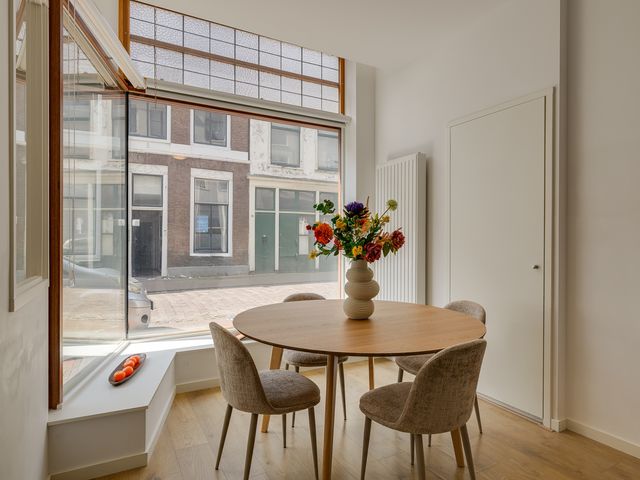 Hogewoerd 104, Leiden
