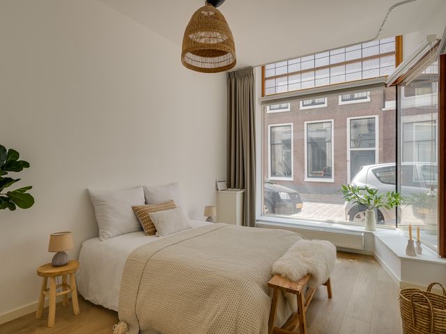 Hogewoerd 104, Leiden