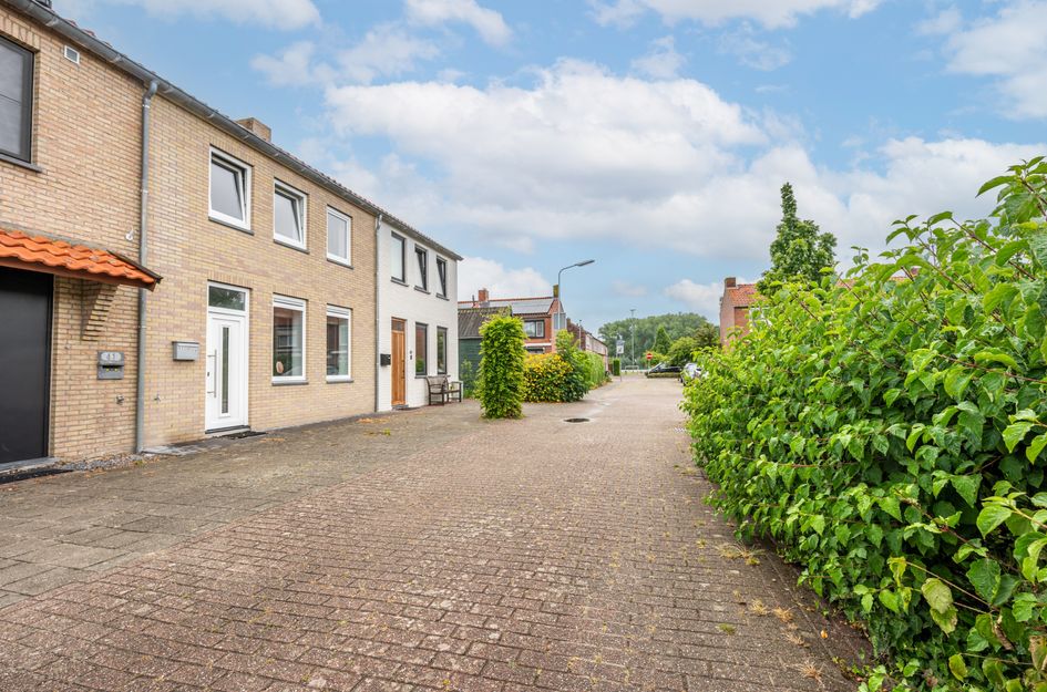 Gouverneurstraat 43