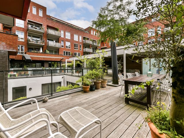 Revaleiland 425, Amsterdam