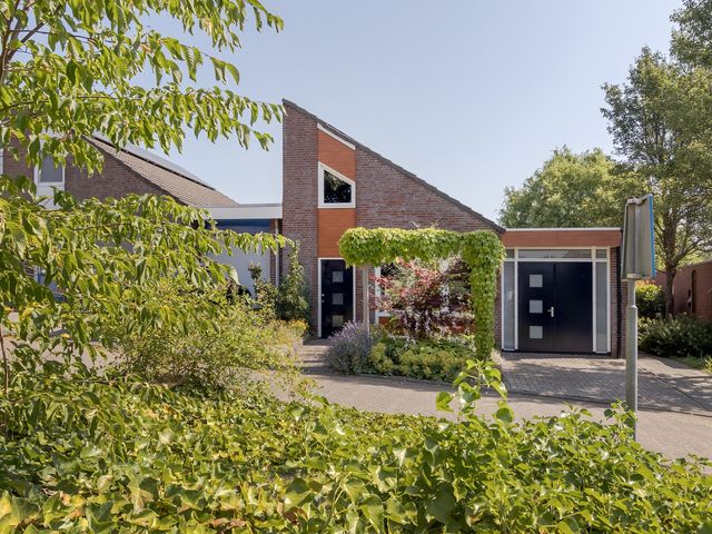 Meester Delhoofenstraat 21, Heel