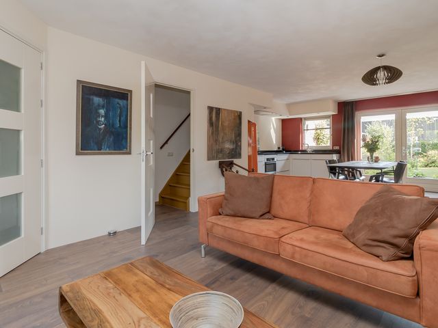 Meester Delhoofenstraat 21, Heel