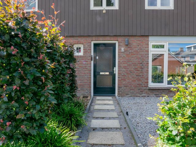 Emmastraat 2, Bakel