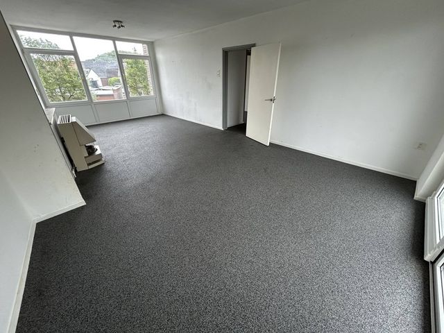 Mgr. Feronstraat 10, Heerlen