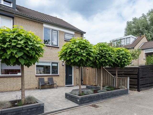 Pastoor Apeldoornpad 2, Hoogvliet Rotterdam