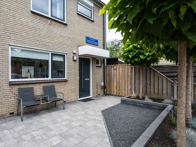Pastoor Apeldoornpad 2, Hoogvliet Rotterdam