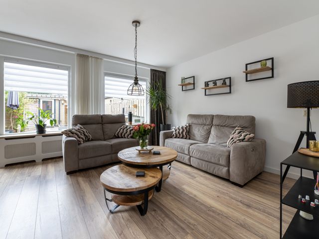 Pastoor Apeldoornpad 2, Hoogvliet Rotterdam
