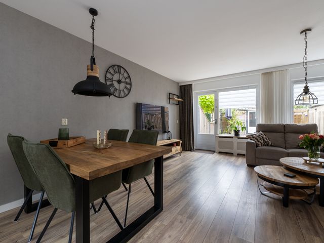 Pastoor Apeldoornpad 2, Hoogvliet Rotterdam
