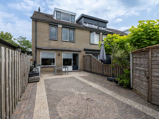 Pastoor Apeldoornpad 2, Hoogvliet Rotterdam