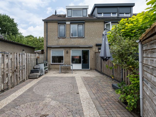 Pastoor Apeldoornpad 2, Hoogvliet Rotterdam