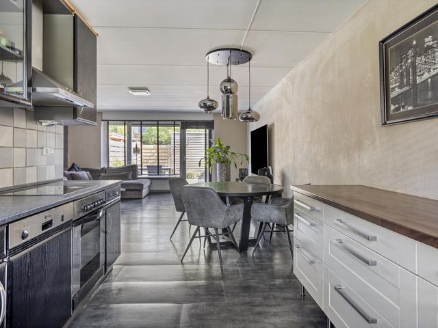 Kuifvlinder 6, Enschede