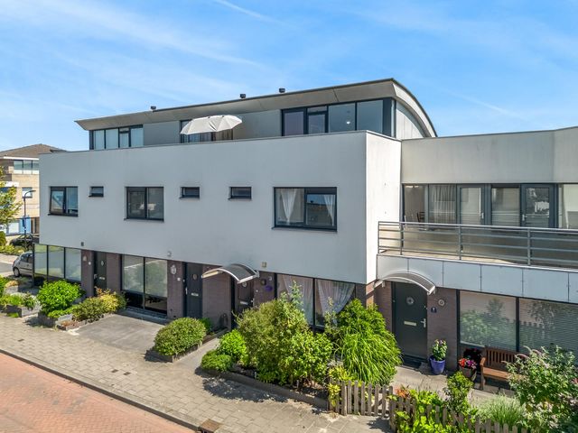 Kerkweide 69, Leidschendam