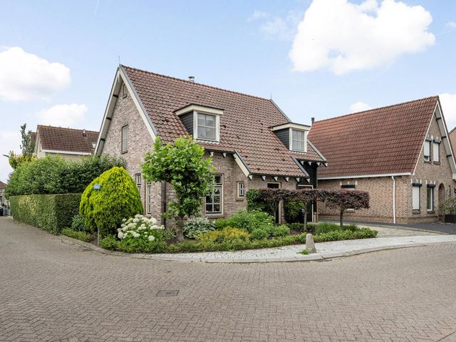 Philips van Dorpstraat 30, Oud-Vossemeer