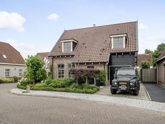 Philips van Dorpstraat 30, Oud-Vossemeer