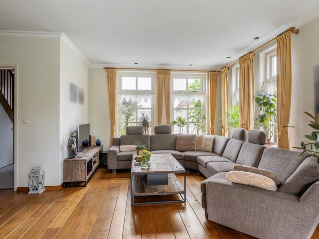Philips van Dorpstraat 30, Oud-Vossemeer