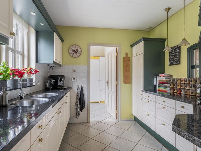 Philips van Dorpstraat 30, Oud-Vossemeer