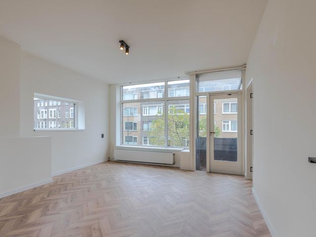 Lorentzlaan 86, Schiedam
