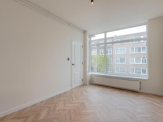 Lorentzlaan 86, Schiedam