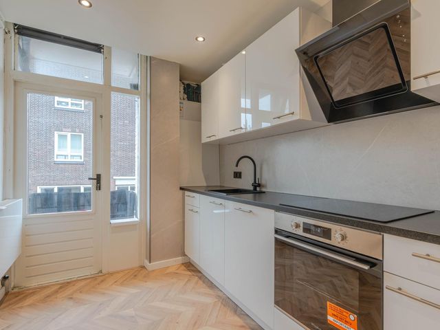 Lorentzlaan 86, Schiedam