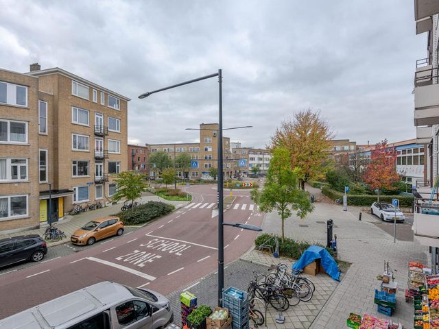 Lorentzlaan 86, Schiedam