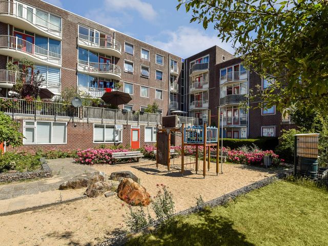 Ambonplein 40, Amsterdam