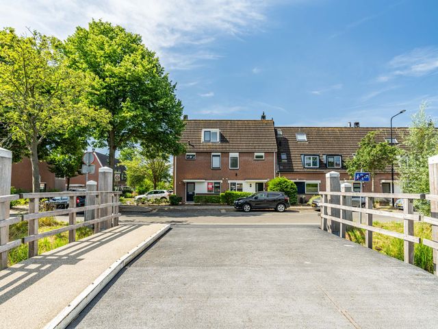 Zwaluwweg 30, Voorschoten