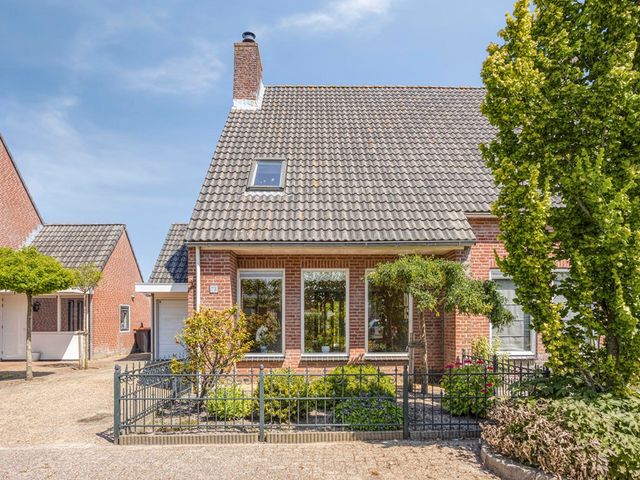 De Weed 72, Lutjebroek