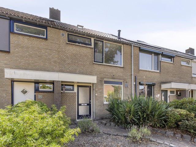 Amarildijk 96, Roosendaal