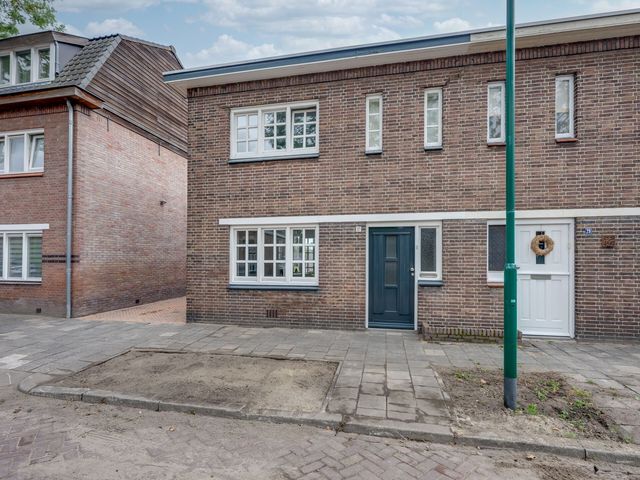 Marijkestraat 27, Rijen