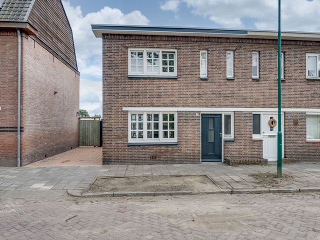 Marijkestraat 27, Rijen