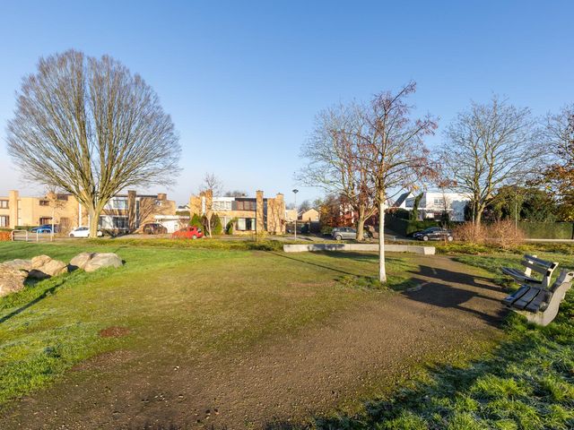 Ruys de Beerenbroucklaan 25, Urmond