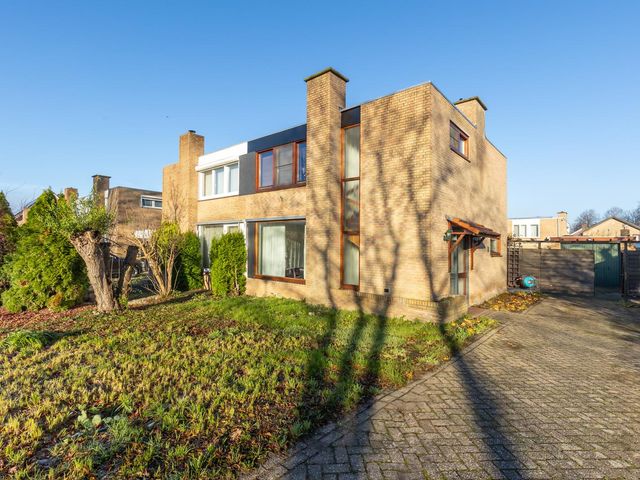 Ruys de Beerenbroucklaan 25, Urmond