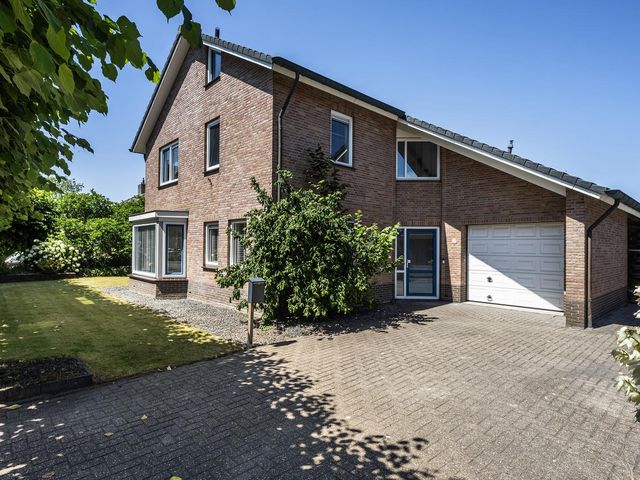 Hoogenboomstraat 21, Lemelerveld