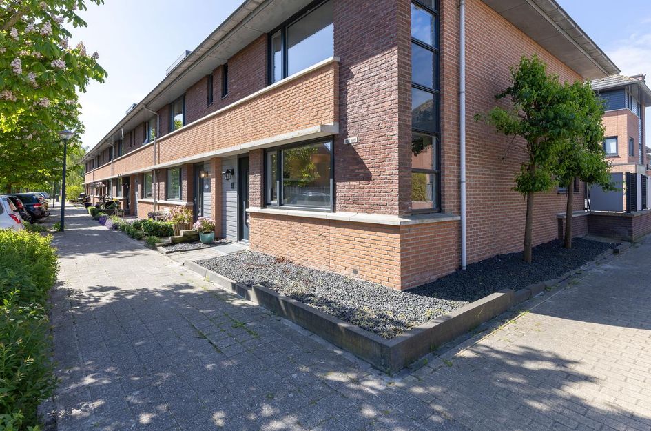 John Raedeckerhof 106
