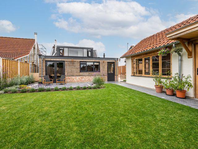 Sasputsestraat 28, Schoondijke