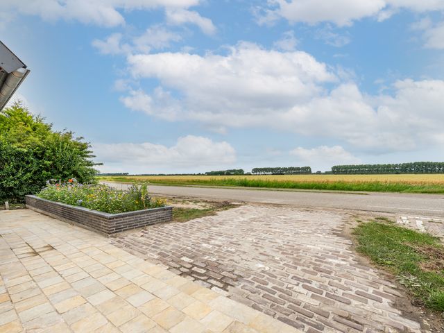 Sasputsestraat 28, Schoondijke