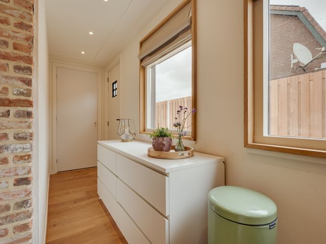 Sasputsestraat 28, Schoondijke
