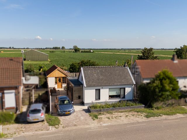 Sasputsestraat 28, Schoondijke