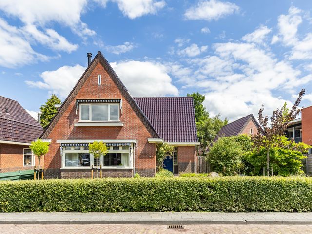 Marktstraat 1, Marum