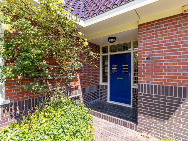 Marktstraat 1, Marum