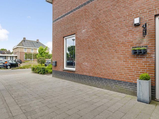 Meester Schakenhof 11, Ospel