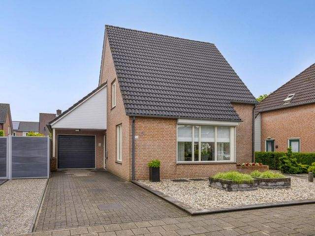 Esdoornlaan 56, Langenboom