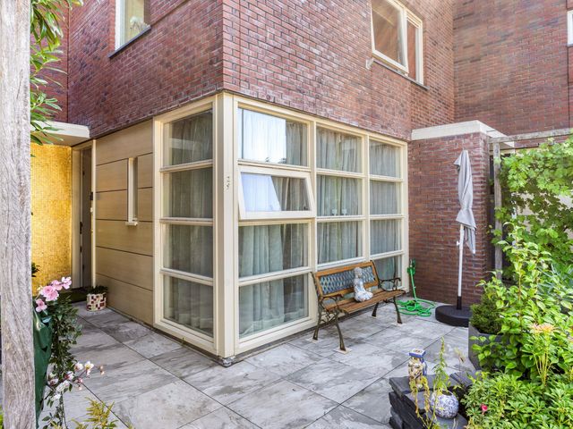 Goudkarpersingel 29, Den Haag