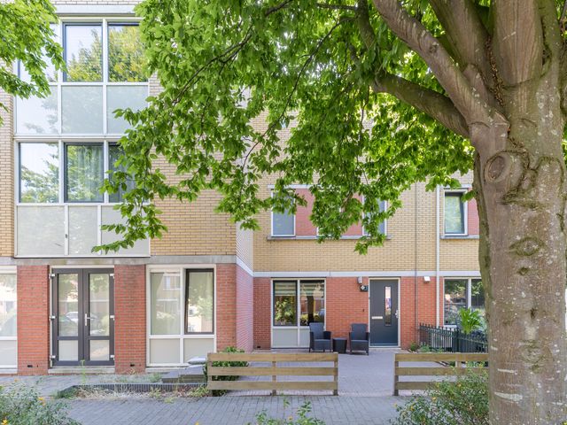 Cronenstein 22, Nieuw-Vennep