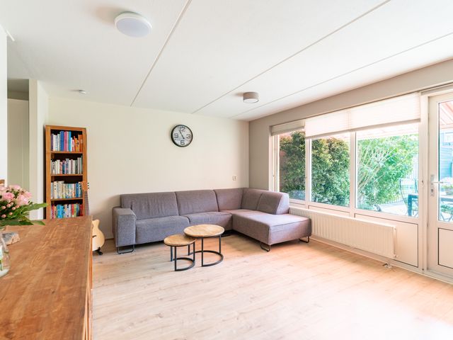 Cronenstein 22, Nieuw-Vennep