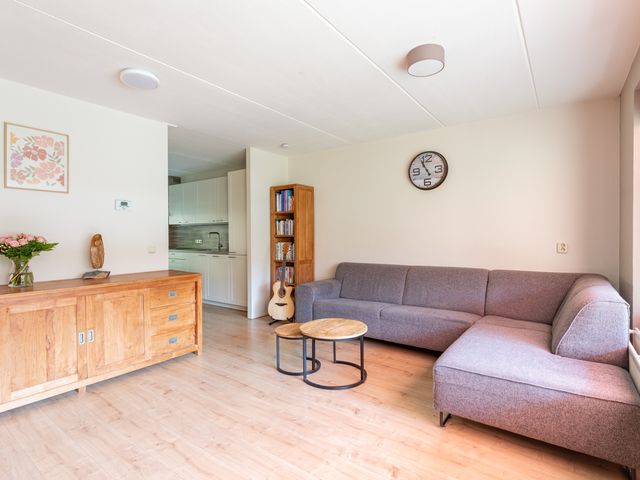 Cronenstein 22, Nieuw-Vennep